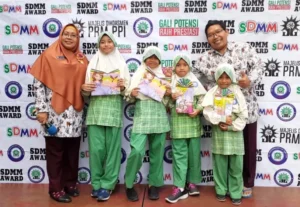 Perpustakaan HACHI SDMM Berikan Penghargaan pada Siswa yang Gemar Membaca, Ini Kategorinya