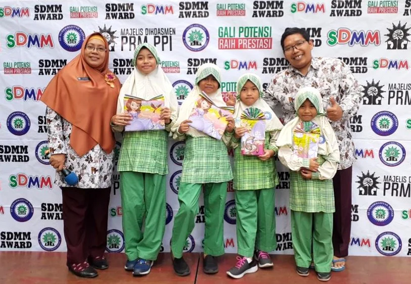 Perpustakaan HACHI SDMM Berikan Penghargaan pada Siswa yang Gemar Membaca, Ini Kategorinya