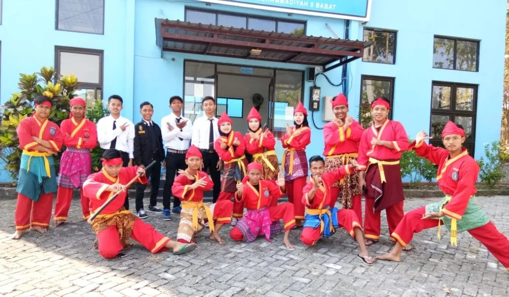 Atraksi  Tapak Suci Hibur Acara Purnasiswa SMKM 5 Babat