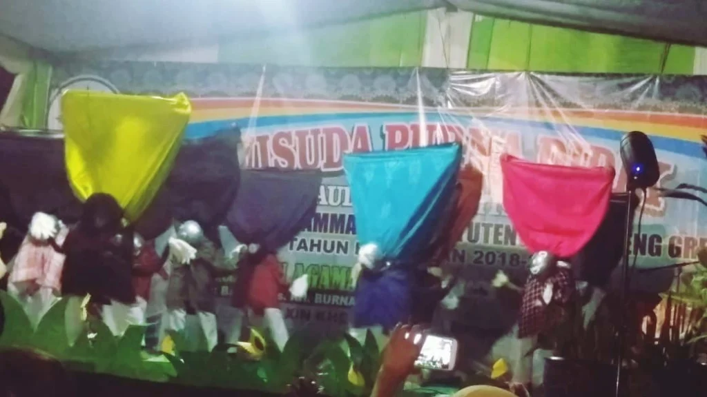 Tari Misterius ‘Bondolan’ yang Bikin Penonton Penasaran