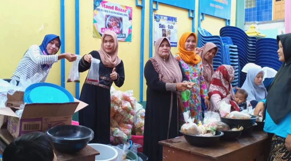 Sekolah Ini Gali Dana Pembangunan Gedung lewat Bazar Makanan