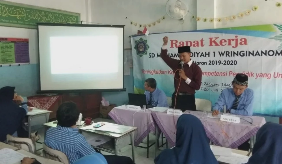 Ditekan dari Atas dan Bawah, Akhirnya Sukses Wujudkan Impian Sekolah yang Diminati