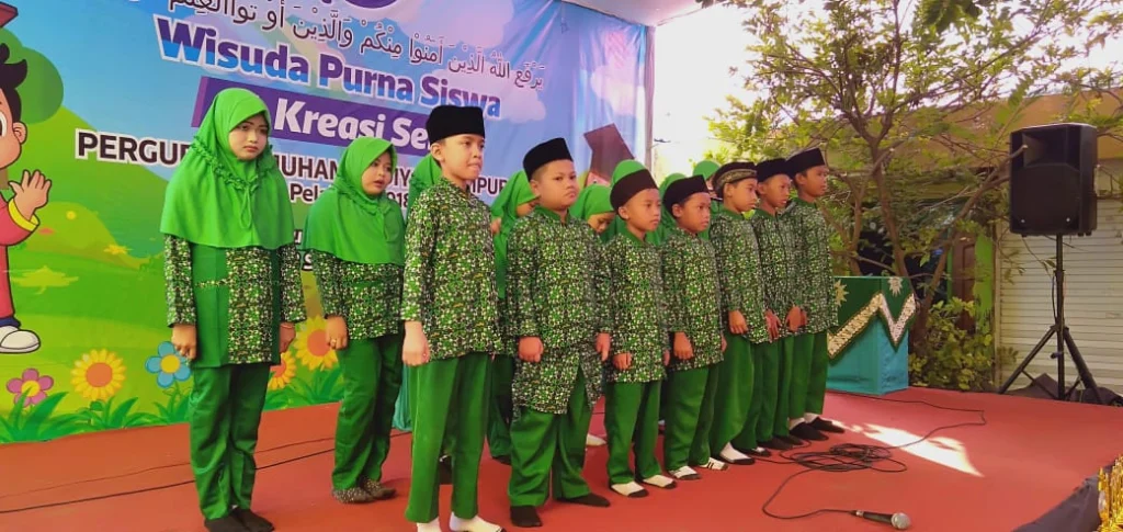 Berbagai Kreasi Seni Meriahkan Wisuda Purnasiswa Perguruan Muhammadiyah Campurejo