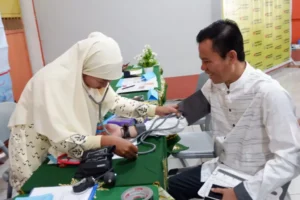 Ada Lelaki dan Ibu Hamil yang Manfaatkan Layanan Kesehatan Gratis Pashmina