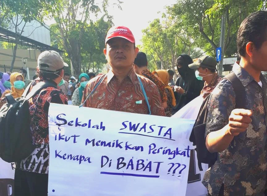 Merasa Didiskriminasi Dinas Pendidikan, Ratusan Kepala Sekolah Swasta Unjuk Rasa