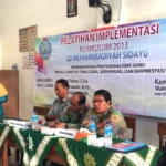 Guru SDM Sidayu: Lebih Gamblang Pahami K13 setelah Ikut Pelatihan oleh Tim SDMM