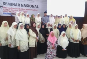 Gelas Pecah di Tengah Rebutan Selfie dengan Wagub Jatim Emil Dardak