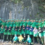 Di Bukit Sorowiti, SMK Mulia Tanamkan Kemandirian Siswa Baru