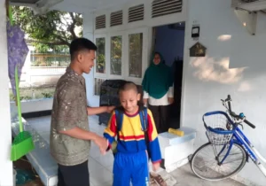 Pembiasaan Adab di SDMM pun Dilakukan dalam Kendaraan Antar Jemput Siswa