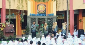 Ada Praktik Massal Bikin Tanaman Hidroponik di SD Muda Ceria