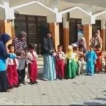 MPLS di MIAS Bungah: Lepas Burung Simbol Keikhlaskan Orangtua Sekolahkan Anaknya