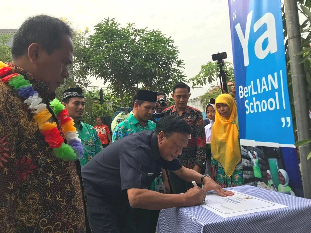 Tugu UKS Berlian School Diresmikan Bupati Gresik dan Ketua Tim Penilai Lomba LSSN