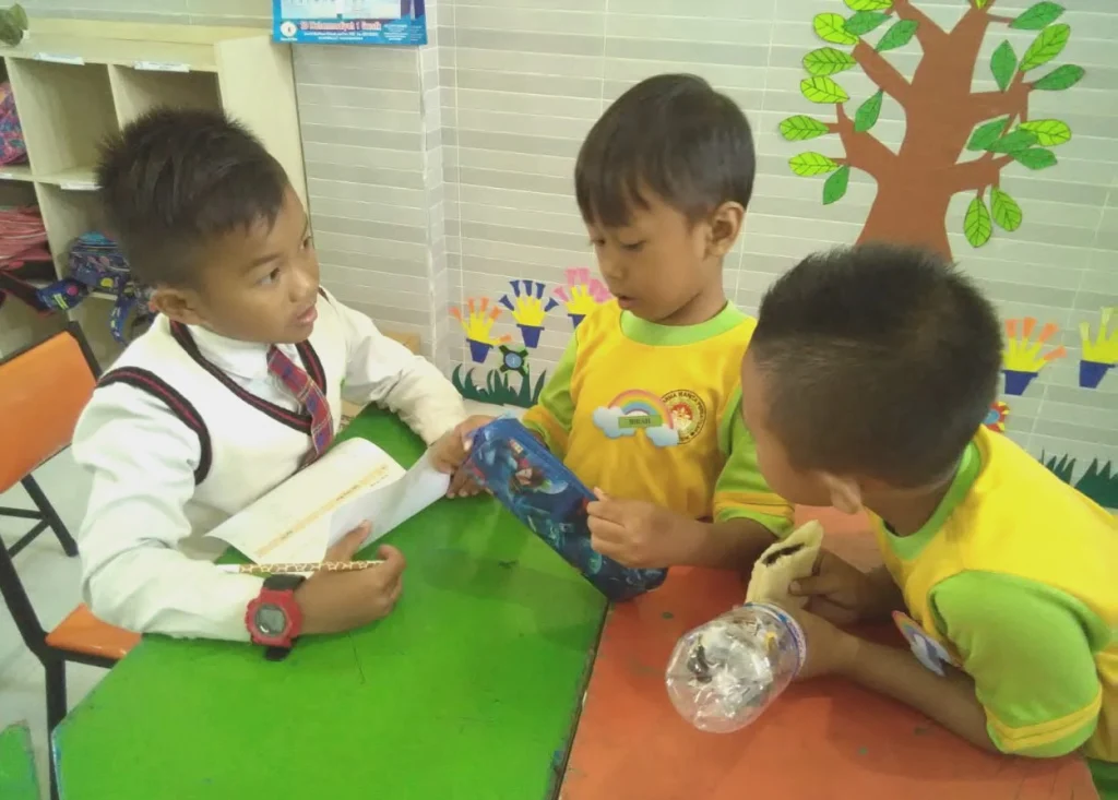 Begini Cara SD Almadany Memupuk Kasih Sayang Kakak terhadap Adik Kelas