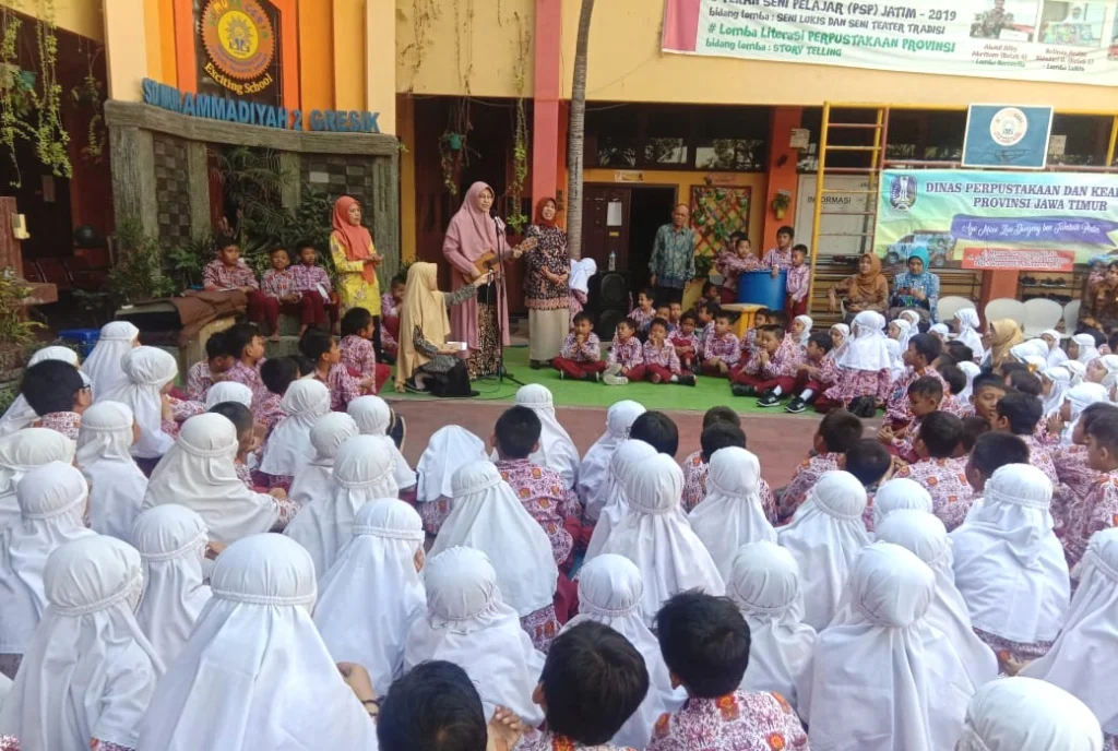 Bawakan si Dodo, Kak Inge Hibur Siswa SD Muda Ceria