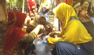 Gathering di Pantai Kelapa Tuban, Smamio Bisa Berbagi dengan Kelompok Lansia Ranggen