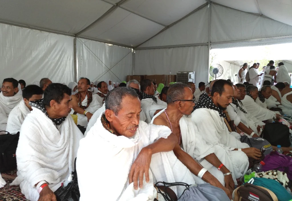 Bagaimana Sebenarnya Cara Shalat Dhuhur-Ashar di Arafah