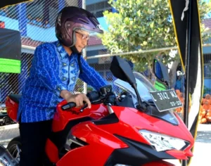 Kawasaki Goes to School Kini Hadir di SMK Mutu Gresik