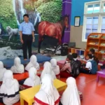 Kunjungi Perpustakaan Taman Ilmu Mimdaka, Ini Pesan CEO PT KML