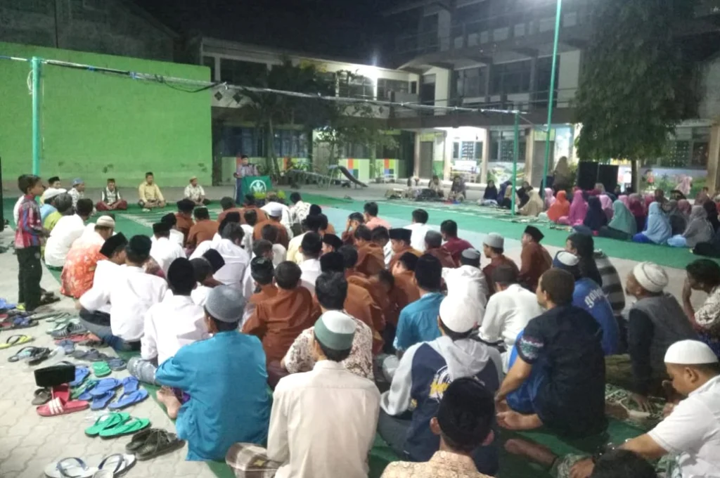 Tiga Dimensi Cinta bagi Yang Bertakwa