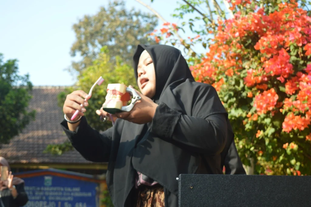 Mahasiswa KKN 12 UMM Adakan Penyuluhan Kesehatan di SDN 1 Wonorejo