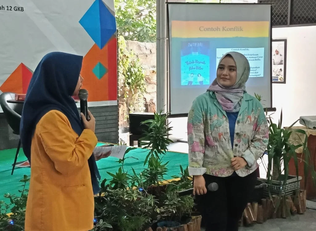 Di Festival Buku Spemdalas,  Dwitasari Berbagi Resep Menulis Novel Jempolan