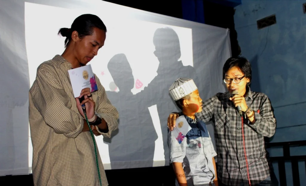 Mahasiswa KKN UMM Kelompok 12 Gelar Nobar Film Edukasi Anak