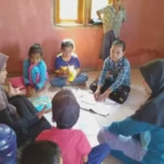 Mahasiswa KKN UMG Ini Ajarkan Bahasa Arab pada Anak-Anak Bawean