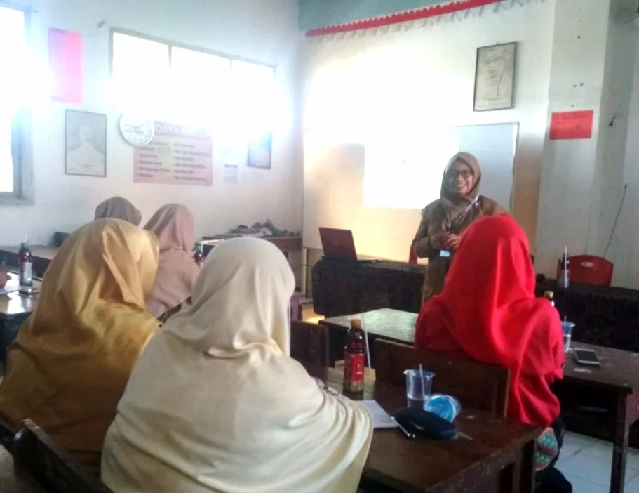 Di SMPM 8 Benjeng, Guru Spemdalas Ini Berbagi Rumus EDRT untuk Sukses UNBK dan Menangi Olimpiade