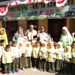 Sekolah Ramah Anak di Kaki Gunung Bromo Ini Dapat Kunjungan Profesor