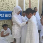 Pakai Baju Ihram yang Unik dan Spesifik Itu, Begini Reaksi Siswa SDMM saat Manasik Haji