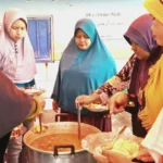 Gule Kambing Masakan Ikwam Warnai Kurban di SD Mutu Krembung