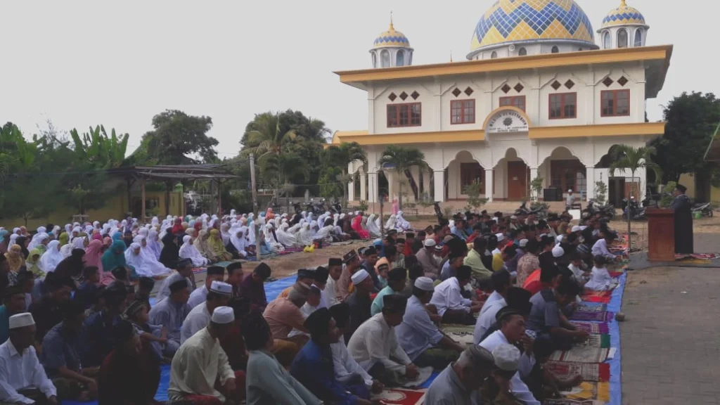 Ini Pesan Pengasuh Pesantren Tahfidh Klaten dalam Khutbah Idul Adha di Bawean