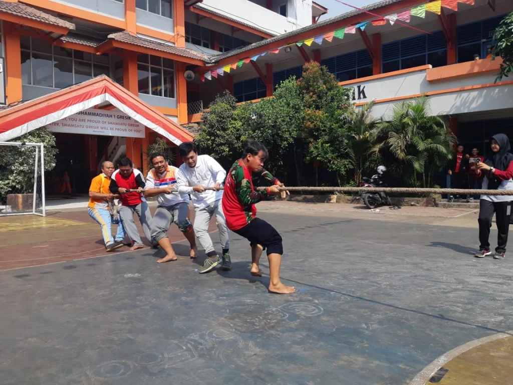 Serunya Agustusan di Smamsatu: Murid Melawan Guru