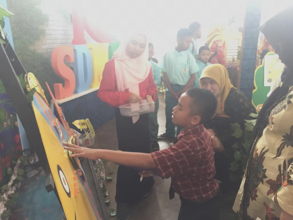 Saat Adam dan Shifa Ditantang Juri Jumlahkan Bilangan Positif-Negatif dengan Fishmath