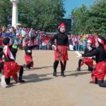 Tampil Perdana di HUT Kemerdekaan RI, Modern Dance SD Mutu Bawean Bikin Heboh Penonton
