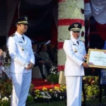 Terima Penghargaan Gubernur di Grahadi, Kepala SD Berprestasi Ini Ungkapkan Perasaannya