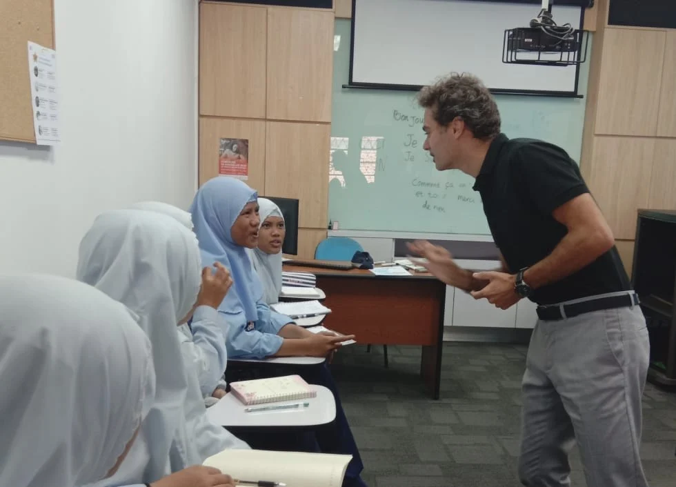 Perancis Tak Hanya soal Menara Eiffel dan Lukisan Monalisa, Oleh-Oleh Siswa ICP Spemdalas dari Institute France Indonesia