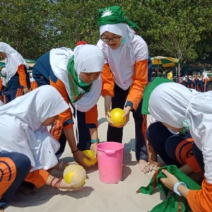 Estafet Balon Licin, Siswa Spemdalas Latih Karakter Kerja Sama Tim