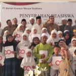 50 Siswa Berprestasi di Kawasan Industri JIIPE Terima Beasiswa PT BKMS