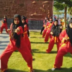 Tak Mau Kalah dengan Siswa, Guru-Guru TK Inipun Latihan Tapak Suci