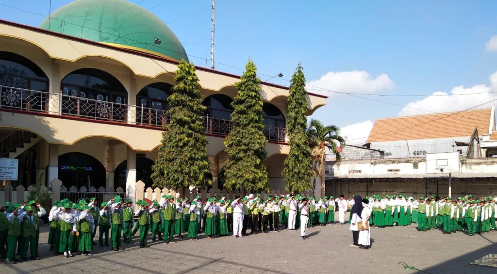 Ada Kisah Habibie Belajar Disiplin di Jerman dalam Upacara Bendera SD Muri