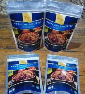 Manfaatkan Limbah, UMG Bina Masyarakat Desa Leran Bikin Abon Duri Bandeng