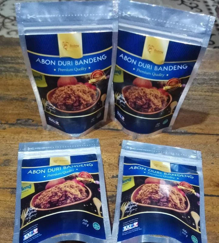 Manfaatkan Limbah, UMG Bina Masyarakat Desa Leran Bikin Abon Duri Bandeng