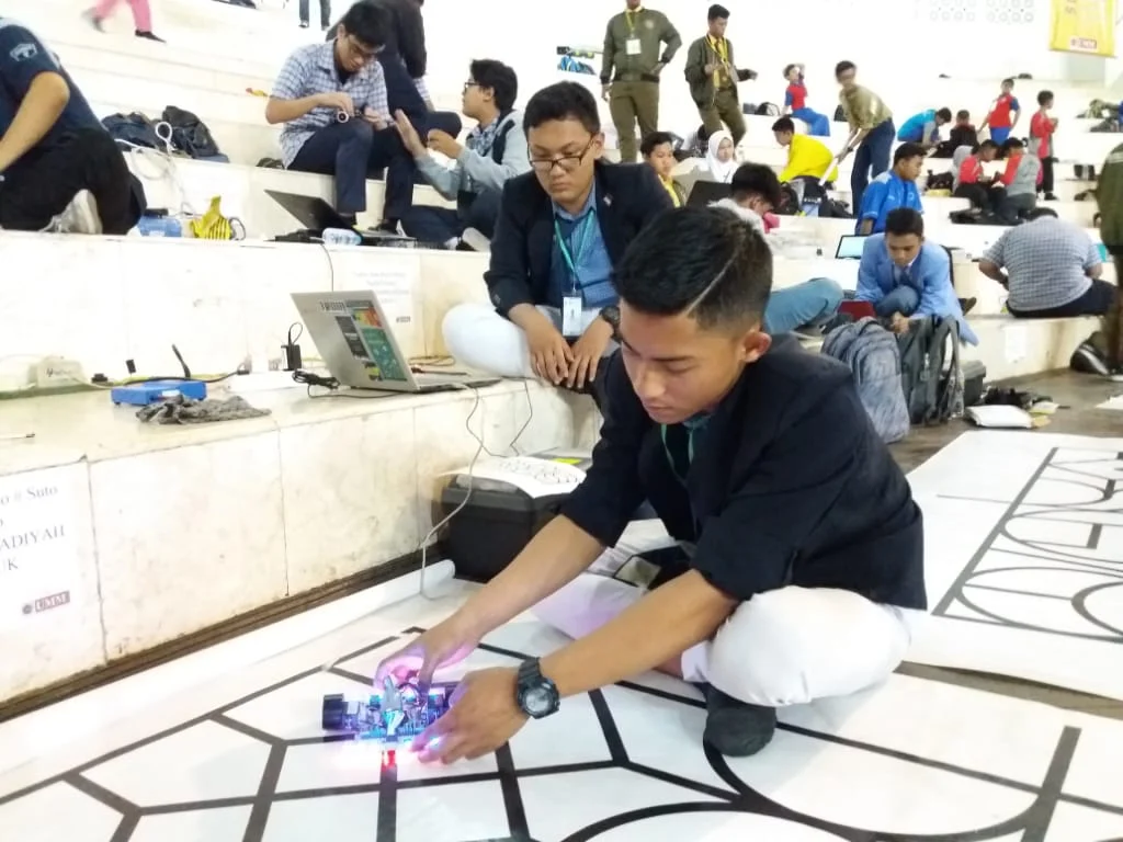 Tekad Tim Robotik SMAM 1 Ponorogo Menangi ME Award 2019
