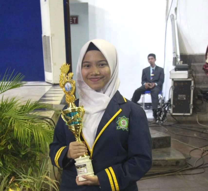Inilah Para Juara ME Award 2019 Bidang Ismu English Tingkat SMP/MTs, SMPM 1 Trenggalek Juara I