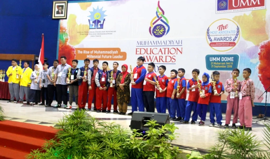 Inilah Para Juara ME Award 2019 Bidang Robotika Maze Solving Tingkat SMP/MTs, SMPM 5 Surabaya Juara I