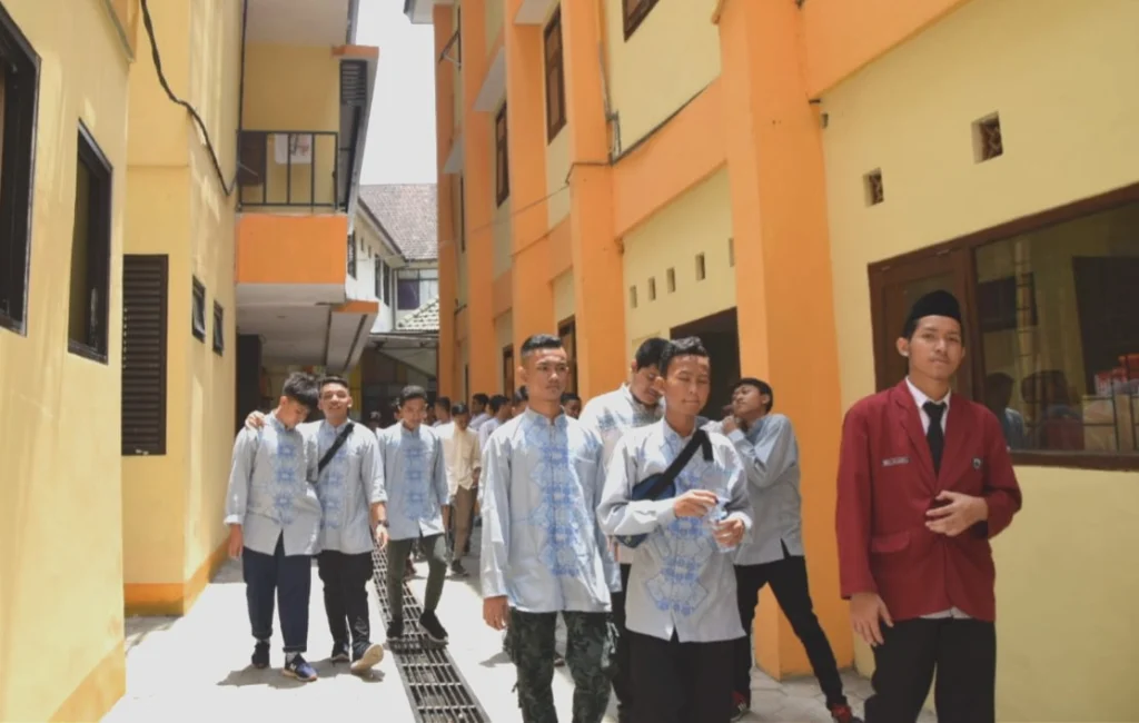 Ke Malang, Santri Madinatul Ilmi Smamsatu Petik Ilmu dan Buah