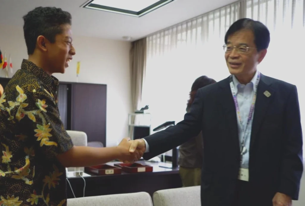 Kebanggaan Siswa Spemdalas Ini Diajak Diskusi Khusus dengan Rektor Tsukuba Gakuin University