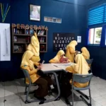 Ada Perpustakaan Kelas Persebaya di Smamsatu