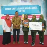 Teliti Belatung sebagai Pakan Ternak Kaya Protein, Siswa SMKM 6 Lamongan Raih Juara Nasional